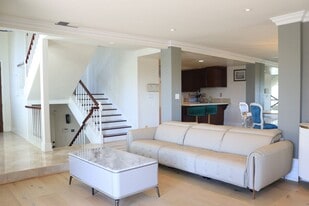 4310 E Terra Vista Ln in Anaheim, CA - Building Photo