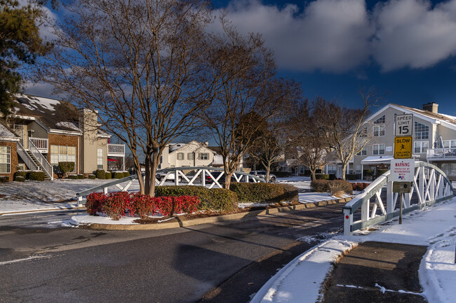 Woodbridge Condominium at Glenwood in Virginia Beach, VA - Building Photo - Building Photo