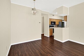 4001 E NASA Pkwy in El Lago, TX - Building Photo - Building Photo