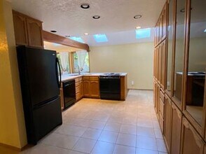 823 SW Castilian Dr in Oak Harbor, WA - Building Photo - Building Photo