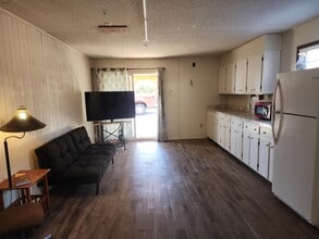 71 Price Blvd in London, AR - Building Photo - Building Photo