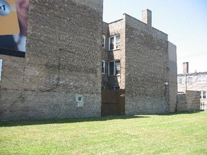 4876 W Armitage Ave in Chicago, IL - Foto de edificio - Building Photo