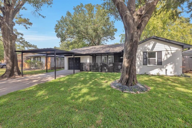 property at 4946 Lamonte Ln