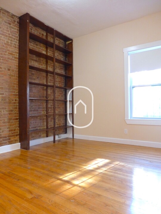 668 Massachusetts Ave, Unit 1 in Boston, MA - Building Photo