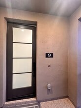 2121 W Sonoran Desert Dr in Phoenix, AZ - Foto de edificio - Building Photo