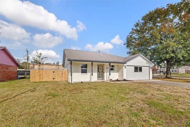 10027 Valley Sun Dr in Houston, TX - Building Photo - Building Photo