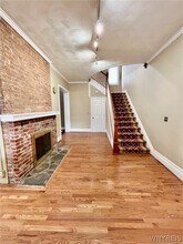 38 Oakland Pl in Buffalo, NY - Building Photo - Building Photo