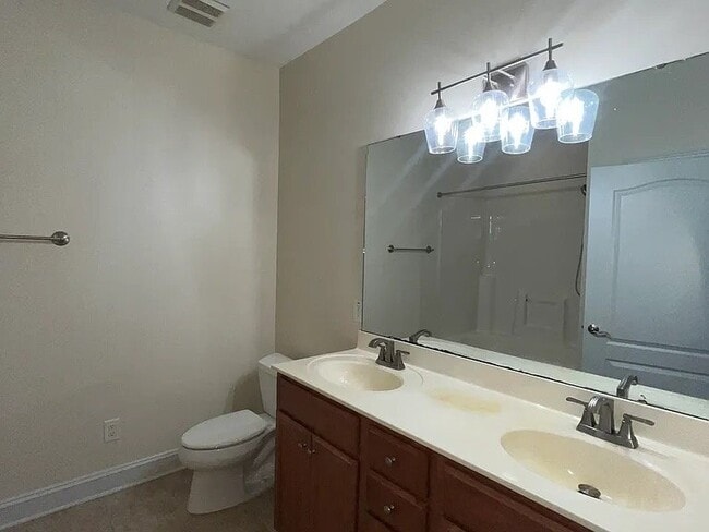 212 Fountainhead Ln in Fayetteville, NC - Building Photo - Building Photo