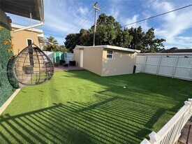 370 NW 188th St in Miami, FL - Building Photo