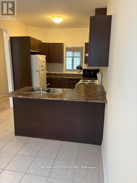 7 Village Gate Dr in Wasaga Beach, ON - Building Photo - Building Photo