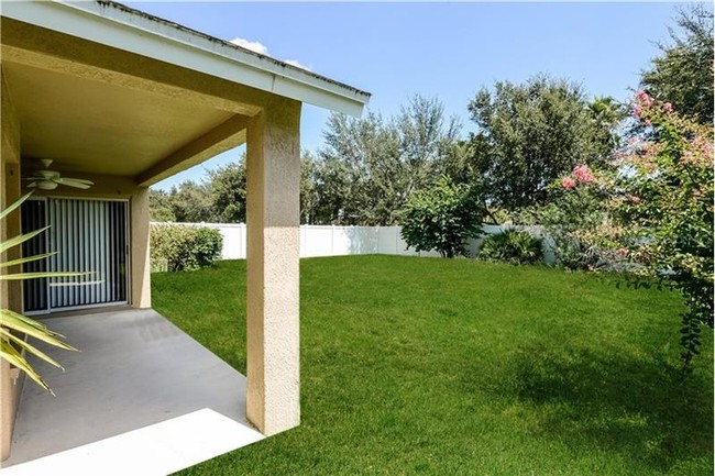 27448 Sky Lake Cir in Wesley Chapel, FL - Building Photo - Building Photo