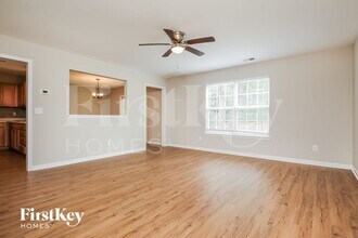 3521 Galaxy Rd in Ladson, SC - Foto de edificio - Building Photo