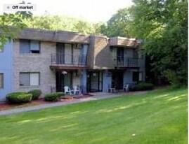 10 Strawberry Bank Rd, Unit 14 in Nashua, NH - Building Photo