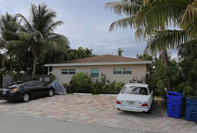 1348 Holly Heights Dr in Fort Lauderdale, FL - Building Photo - Building Photo