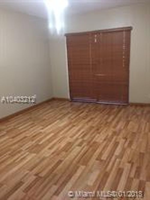 8120 Geneva Ct-Unit -Unit  550 in Doral, FL - Building Photo