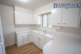511 W 1800 N in Layton, UT - Building Photo - Building Photo