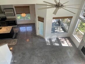 3996 Richmond Park Dr E in Jacksonville, FL - Foto de edificio - Building Photo