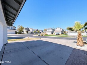 1337 W Windrift Way in Gilbert, AZ - Building Photo - Building Photo