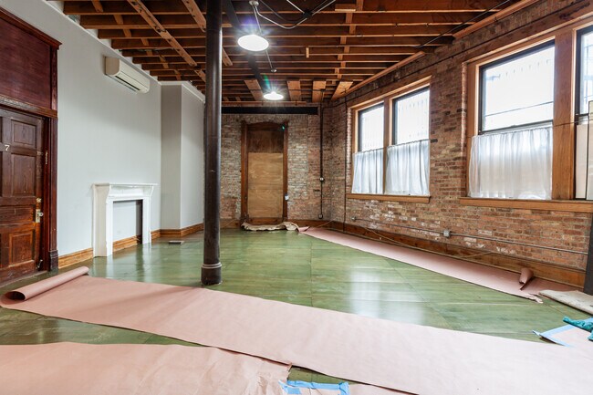 934 W Roscoe St, Unit 1R in Chicago, IL - Building Photo - Building Photo