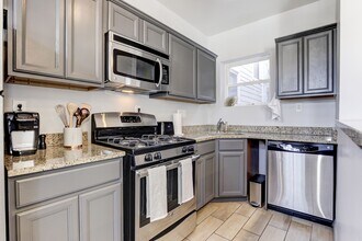 1719 4th St NW, Unit Unit 2 in Washington, DC - Building Photo - Building Photo