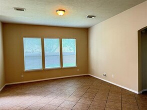 10623 Saratoga Square in Missouri City, TX - Building Photo - Building Photo