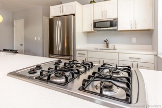 7430 Carlyle Ave-Unit -4 in Miami Beach, FL - Building Photo - Building Photo