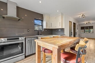 106 Remington Pl in New Rochelle, NY - Building Photo - Building Photo