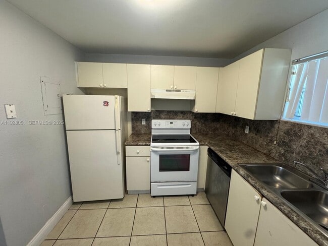 4235 N University Dr