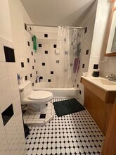 1802 Massachusetts Ave in Cambridge, MA - Foto de edificio - Building Photo