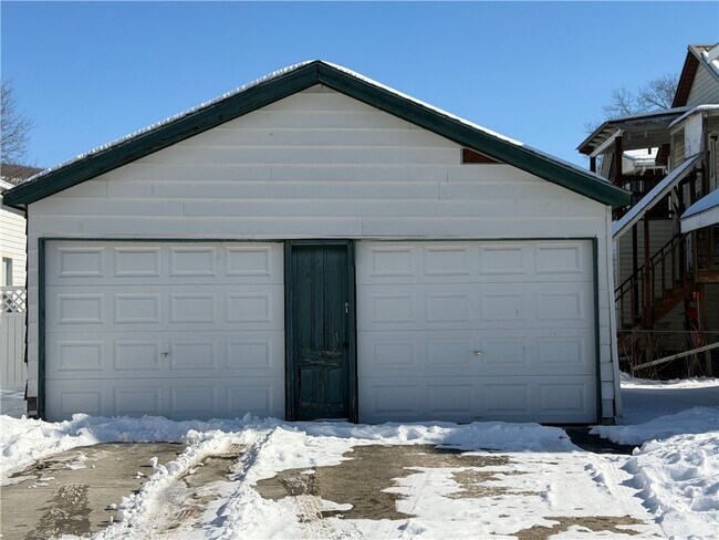 35 W Hazel St in Corning, NY - Building Photo - Building Photo