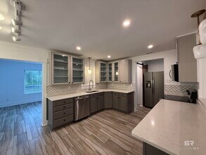 215 Tensaw Ave in Fairhope, AL - Building Photo - Building Photo