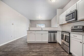 26188 Northland Crossing Dr in Elkhart, IN - Building Photo - Building Photo