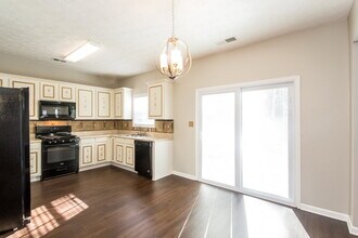 229 Winthrop Ln in Mcdonough, GA - Foto de edificio - Building Photo