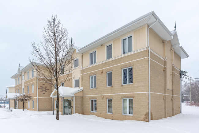 462 Saint-Jacques St in Lévis, QC - Building Photo - Primary Photo