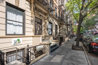 205 W 80th St in New York, NY - Foto de edificio - Building Photo