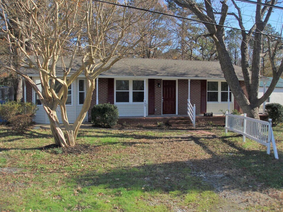 505 Centerville Turnpike N in Chesapeake, VA - Building Photo