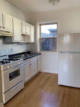 832.5 W Sunnyside Ave in Chicago, IL - Building Photo - Building Photo