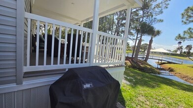2640 SE Galaxy Way in Stuart, FL - Building Photo - Building Photo