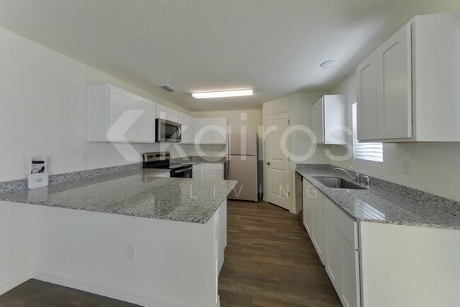 1359 Heritage Ave in North Port, FL - Building Photo - Building Photo