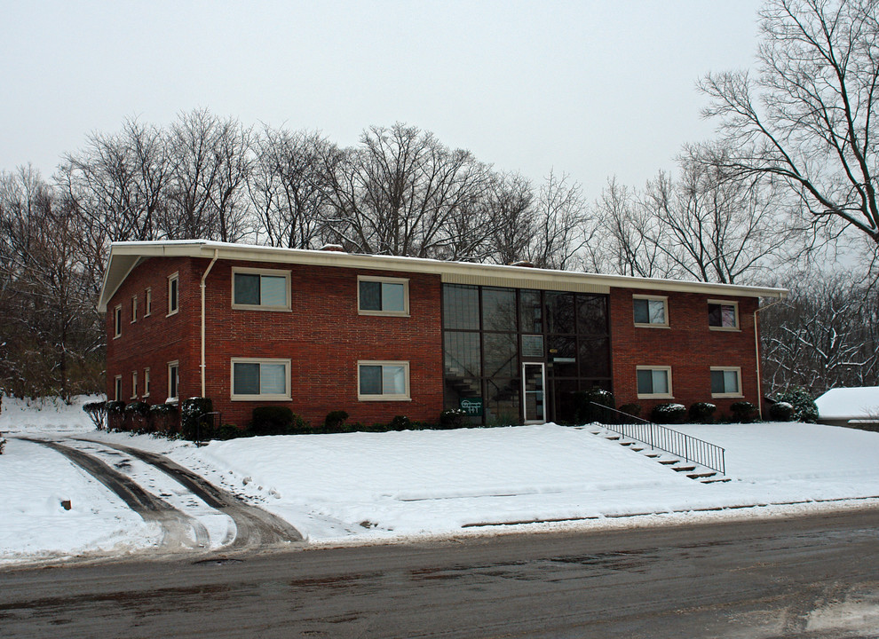 3080 Southdale Dr in Kettering, OH - Foto de edificio