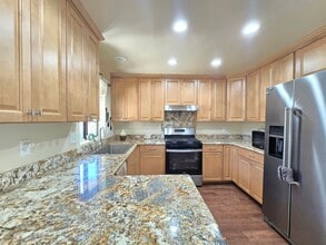 21140 Woodford-Tehachapi Rd in Tehachapi, CA - Building Photo - Building Photo