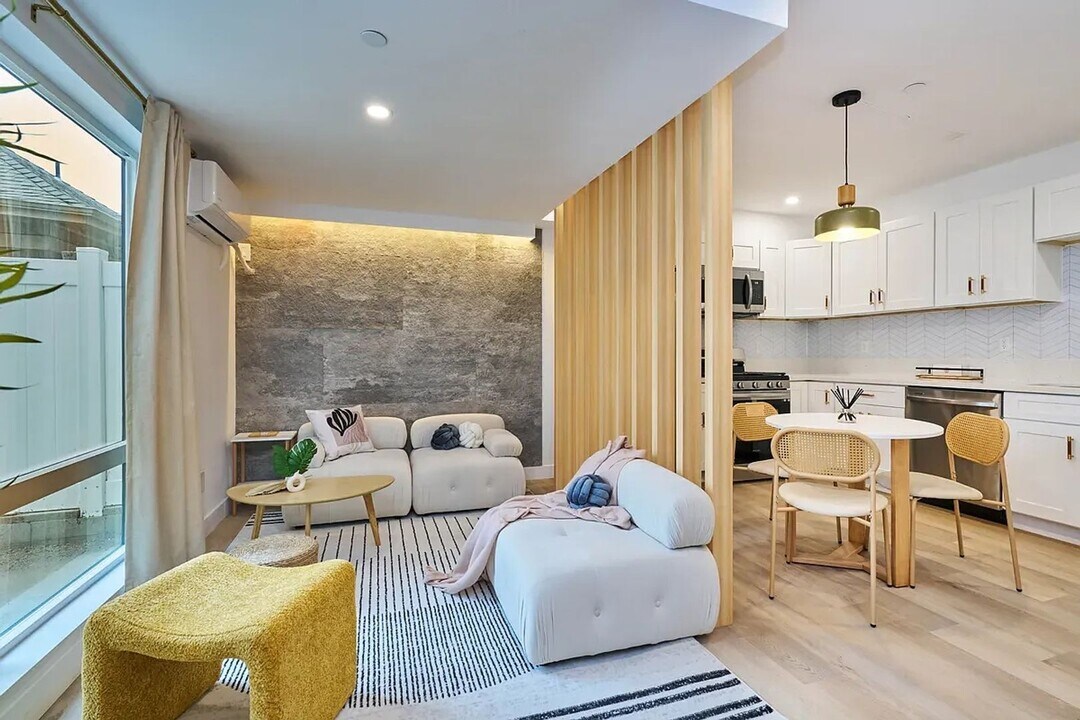 1258 W 37th Dr in Los Angeles, CA - Building Photo