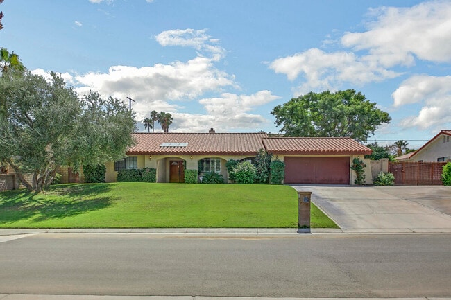 79825 Camelback Dr in Bermuda Dunes, CA - Building Photo - Building Photo