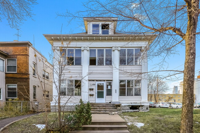 504 University Ave SE in Minneapolis, MN - Building Photo - Building Photo