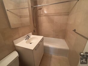 EAST 55 STREET, Unit 11B in New York, NY - Building Photo - Building Photo