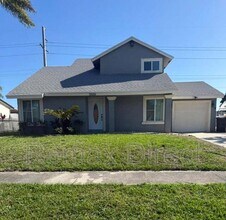 5120 El Claro S in West Palm Beach, FL - Building Photo - Building Photo