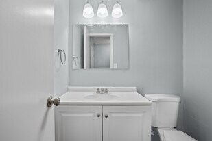 642 NW Valleybrook Rd in Blue Springs, MO - Building Photo