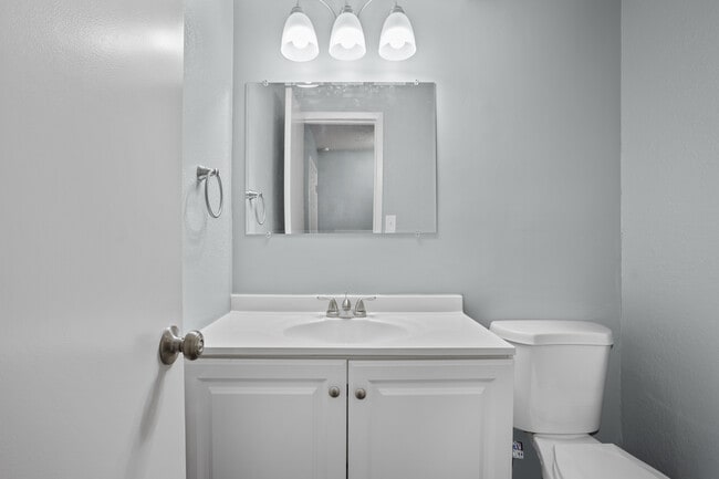 property at 642 NW Valleybrook Rd