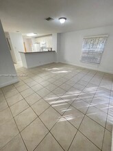 2472 SW 99th Way, Unit 2472 in Miramar, FL - Building Photo - Building Photo