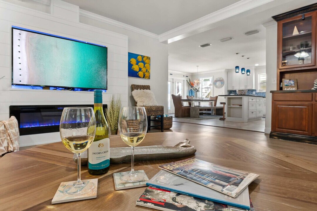 4518 John Ave in Destin, FL - Building Photo